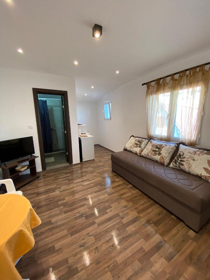 Apartmani Lala 2 Canj Exterior photo